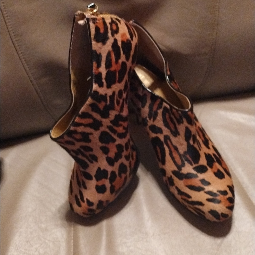 Nine West Leopard Print High Heels 91/2 M.